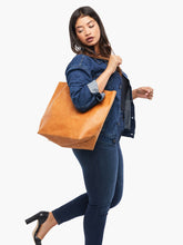 Load image into Gallery viewer, Mamuye Classic Tote
