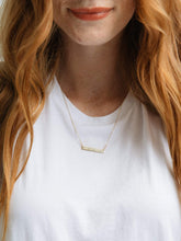Load image into Gallery viewer, Horizon Necklace
