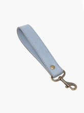 Load image into Gallery viewer, Axum Wristlet

