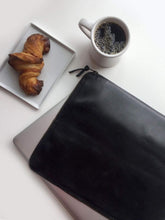 Load image into Gallery viewer, Blen Laptop Sleeve
